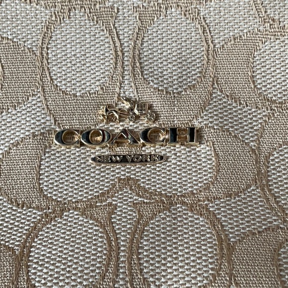 Coach Signature Bag - NWOT - Gold on Gold - Canvas Shoulder Bag - Picture 2 of 7
